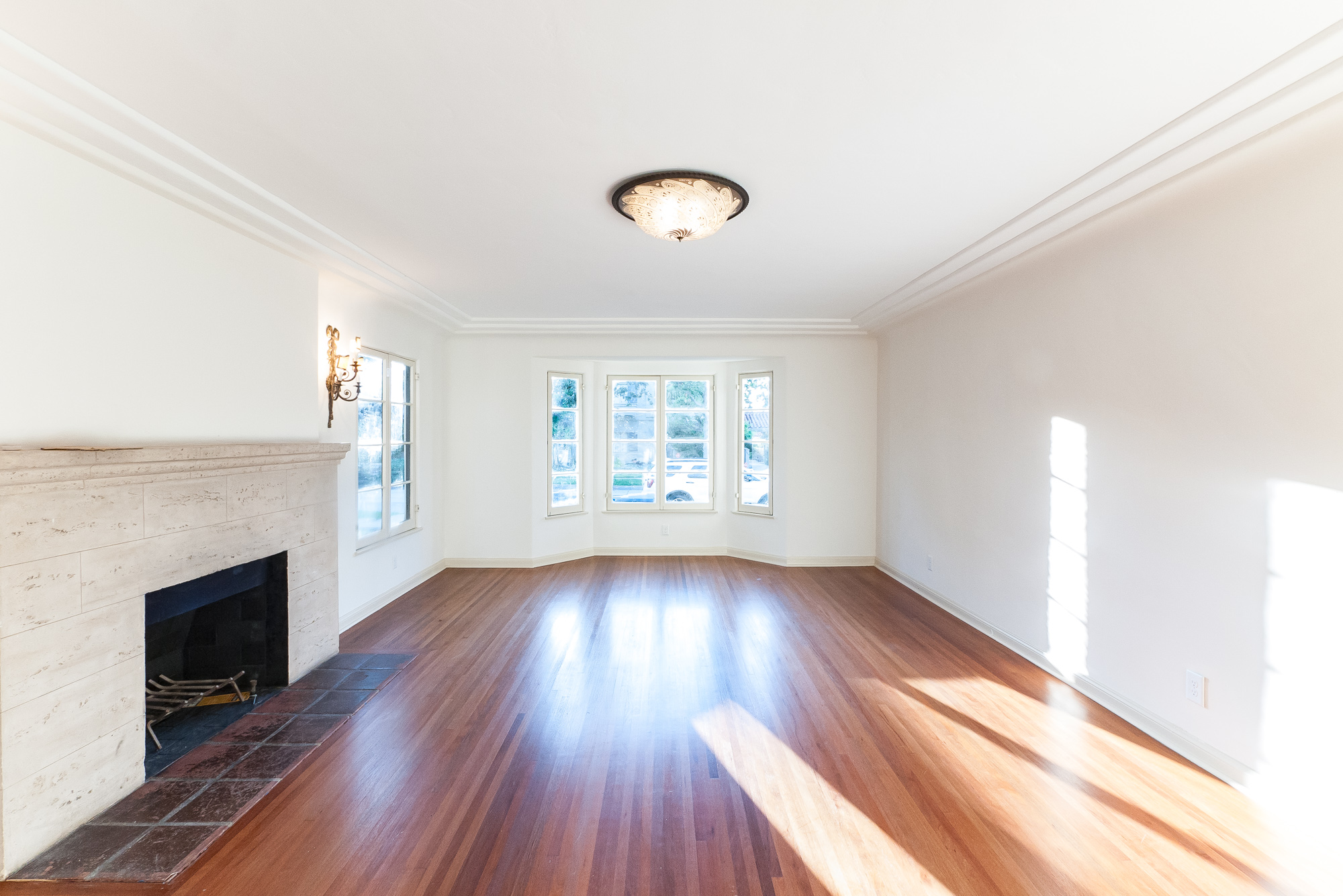 Los Angeles Condo: 1064 S Genesee Ave