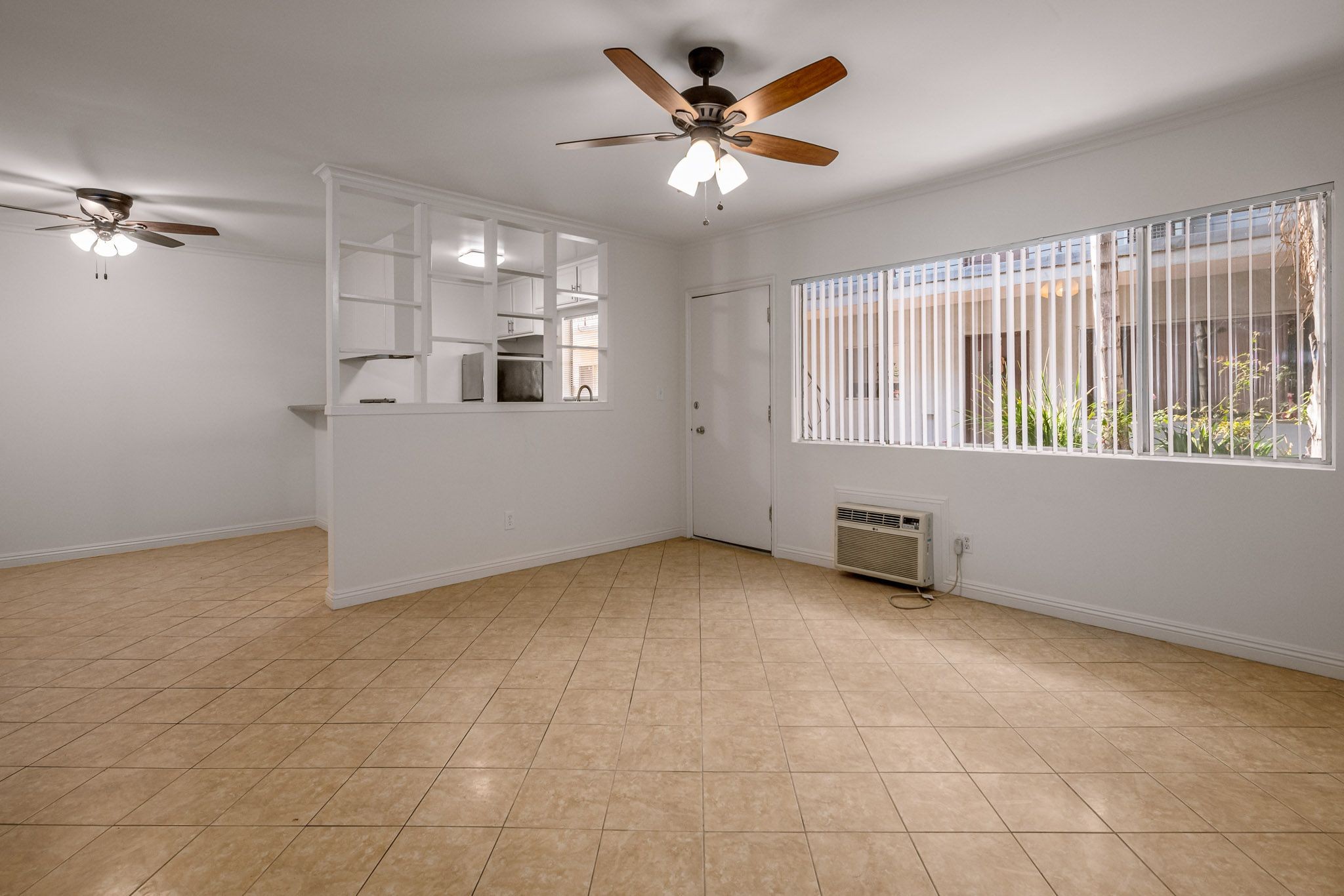 Los Angeles Condo: 4000 Sequoia St