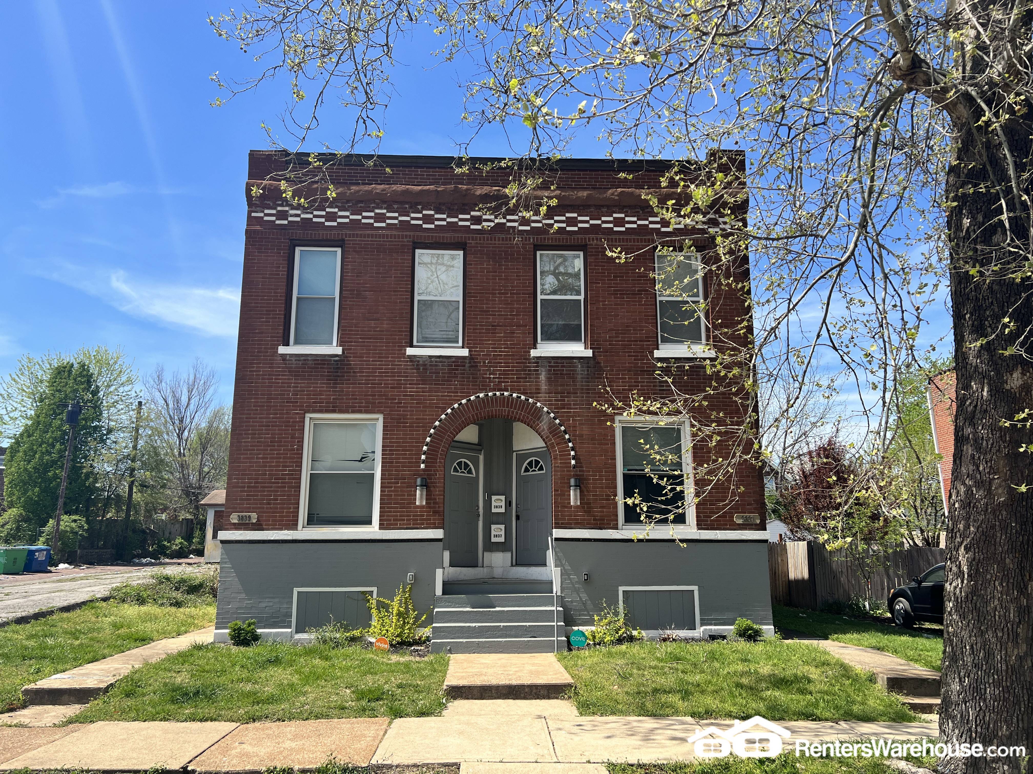 St. Louis Townhome: 3837 Nebraska Ave