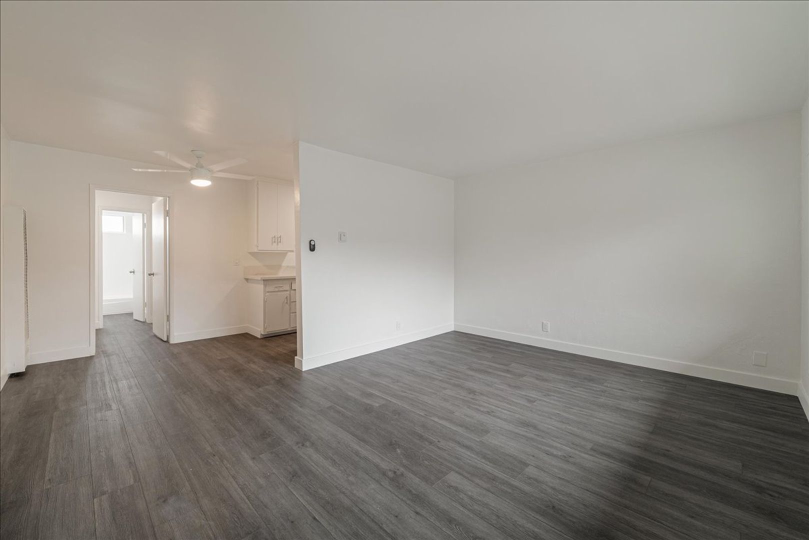 Los Angeles Apartment: 6119 Brynhurst Ave