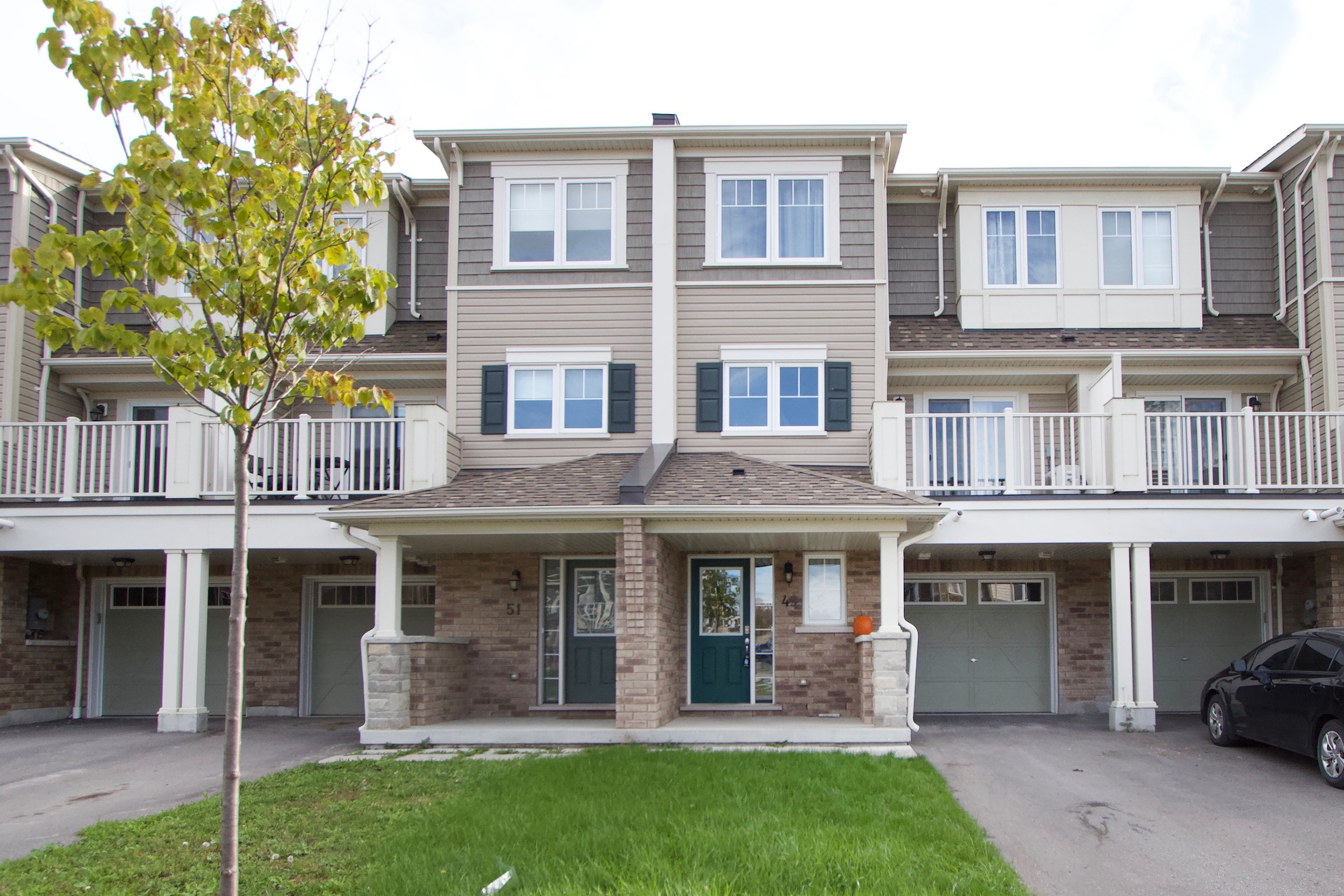 Oshawa Townhome: 49 Far North Crt., Oshawa