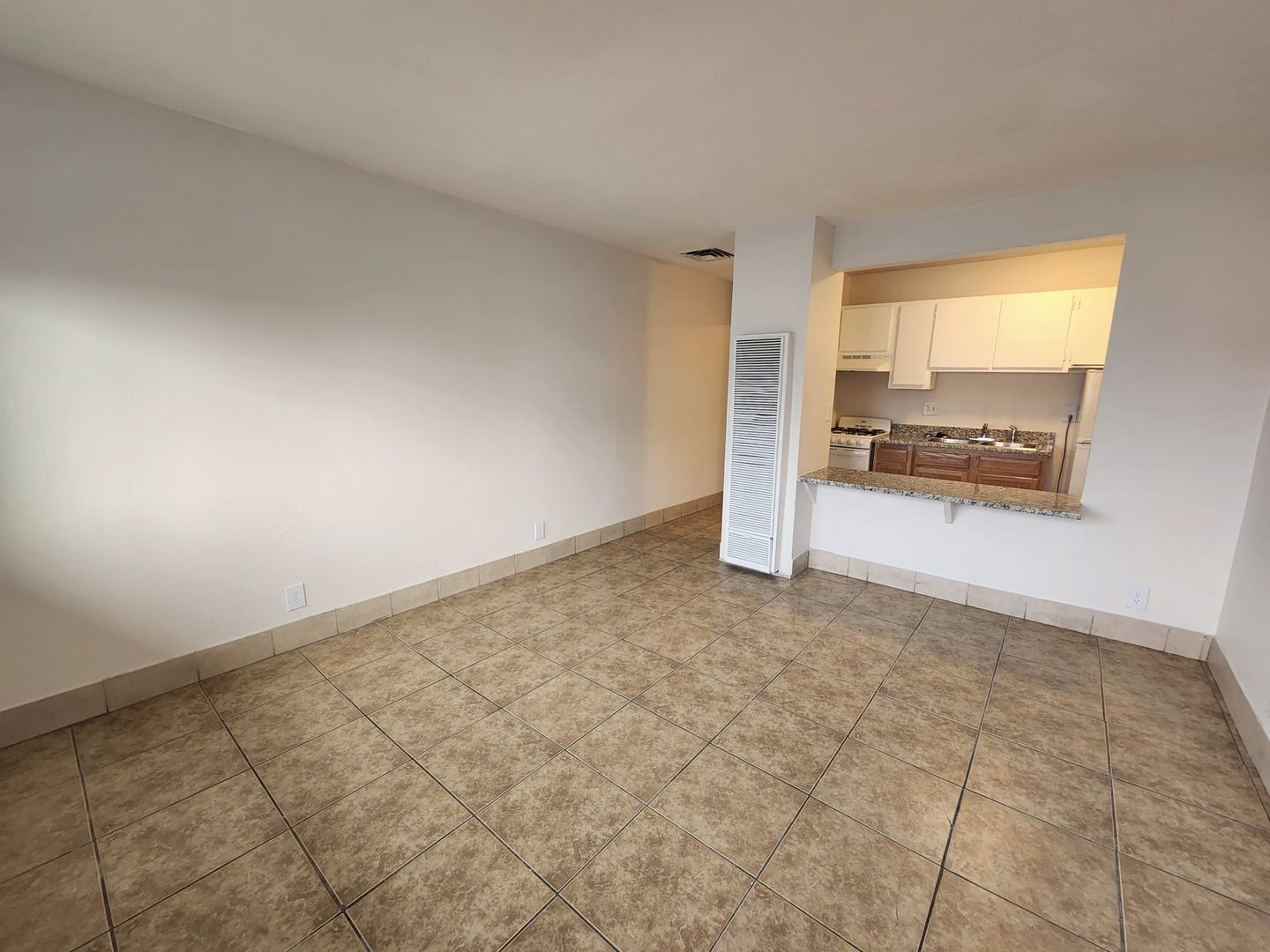 Albuquerque Apartment: 433 Mesilla St SE