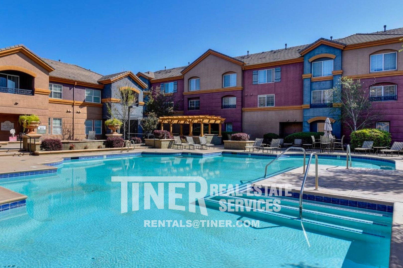 Sacramento Condo: 2001 Club Center Dr.