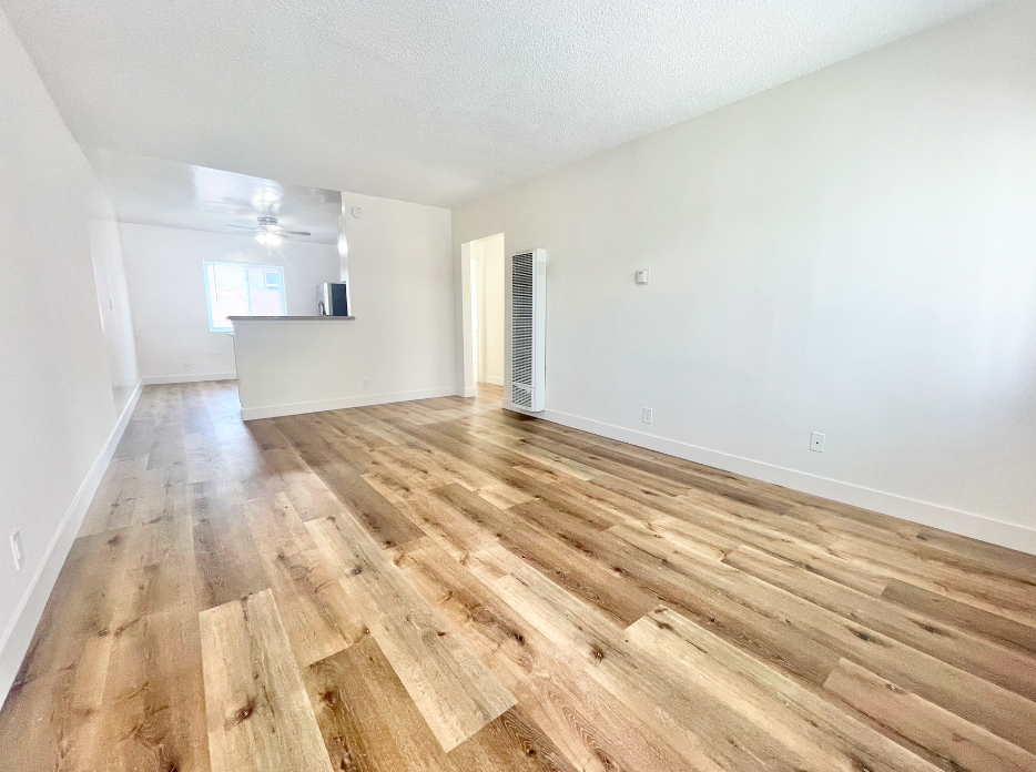 Los Angeles Condo: 4341 W 169th Street