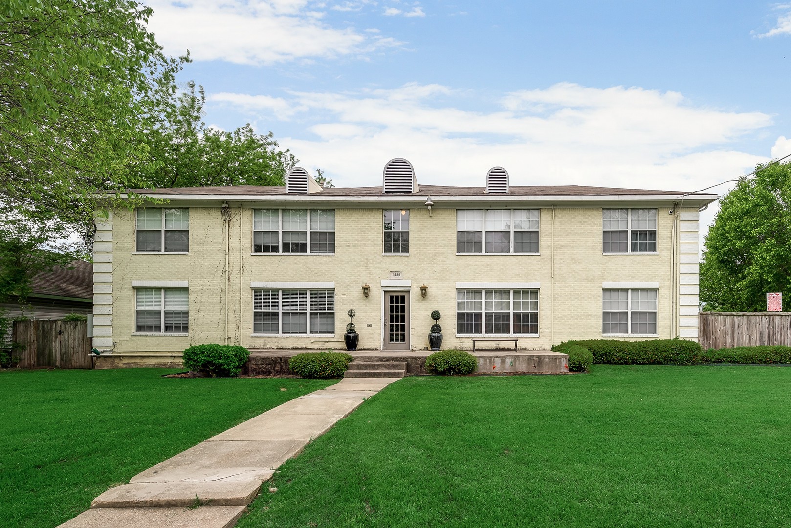 Dallas Apartment: 4625 Junius St