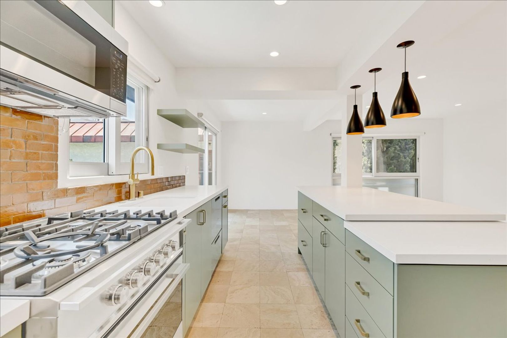 Beverly Hills Condo: 210 S Hamilton Dr