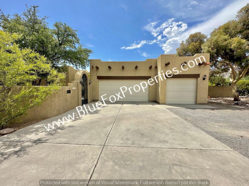 Tucson House: 4814 N Castle Ridge Road