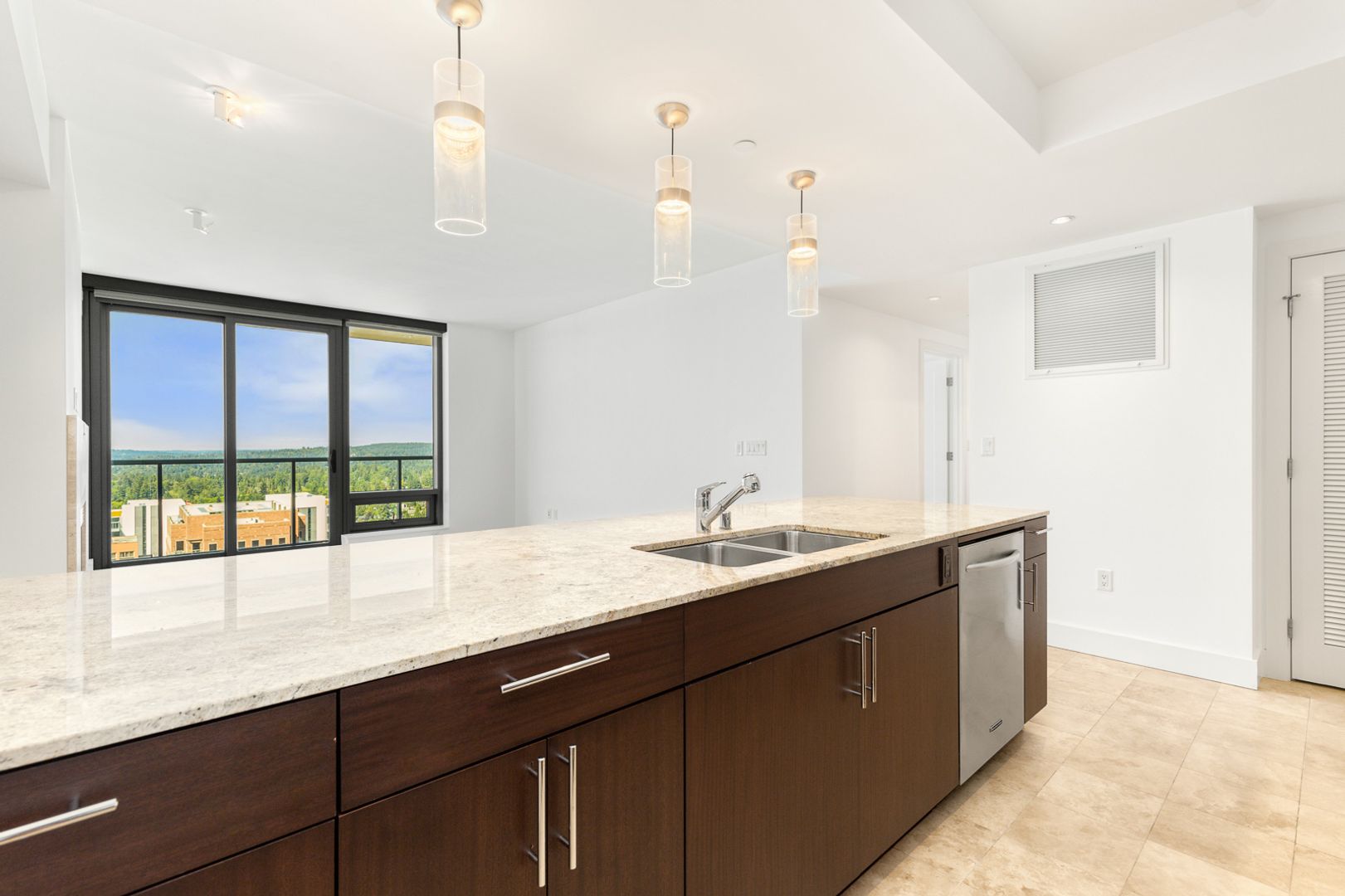 Bellevue Condo: 650 Bellevue Way NE