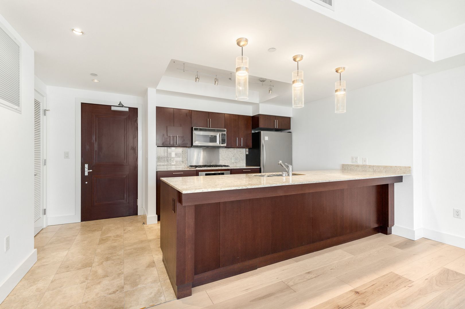 Bellevue Condo: 650 Bellevue Way NE