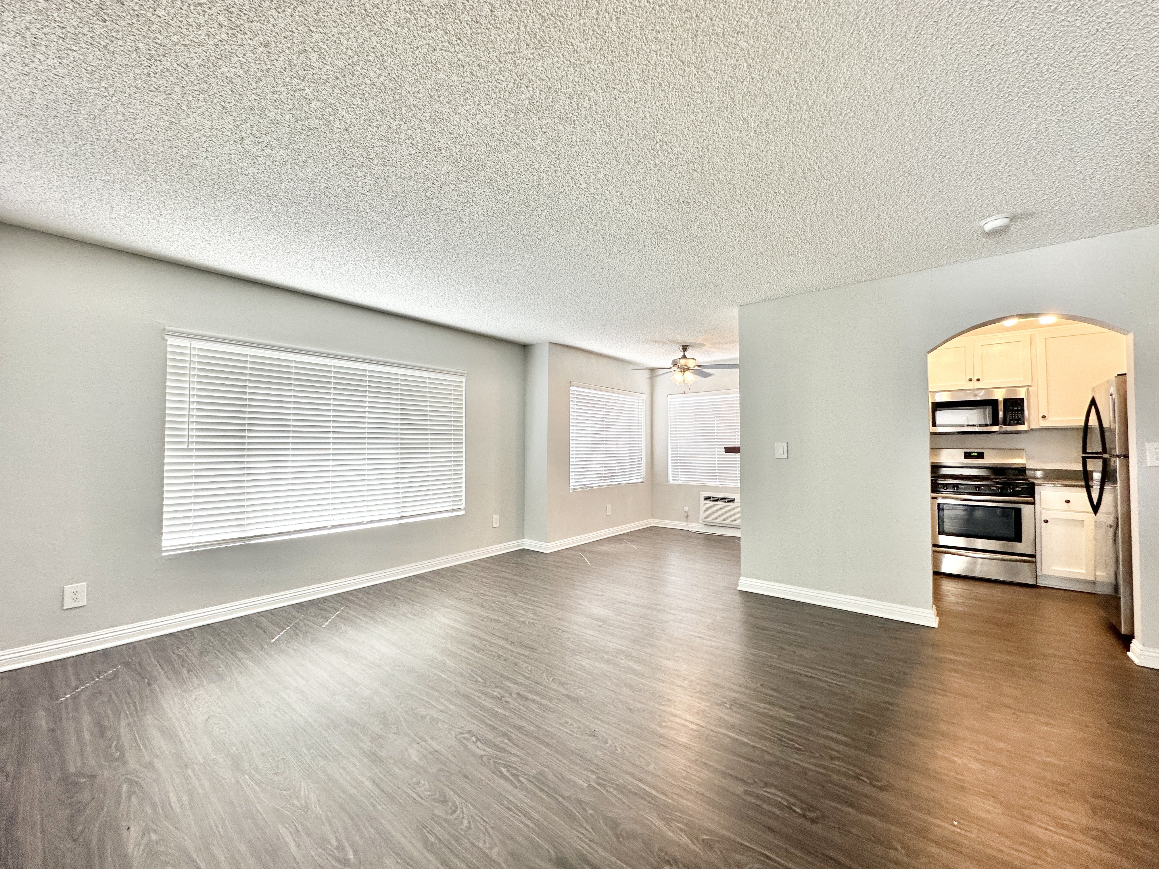 Los Angeles Apartment: 1229 N Mansfield Ave