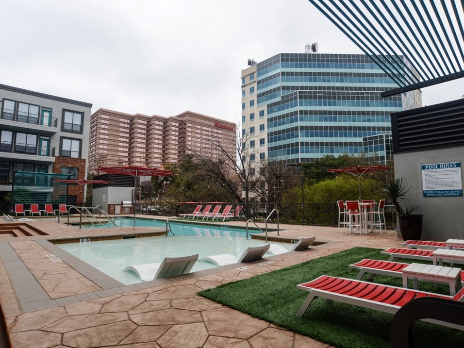 Austin Condo: 902 Red River St