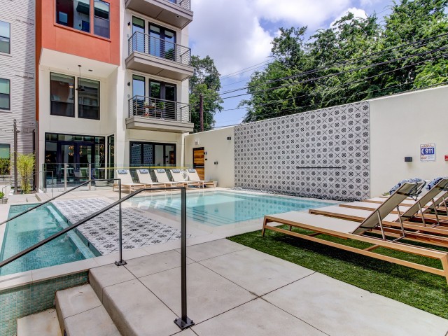 Austin Condo: 1615 E 6th St