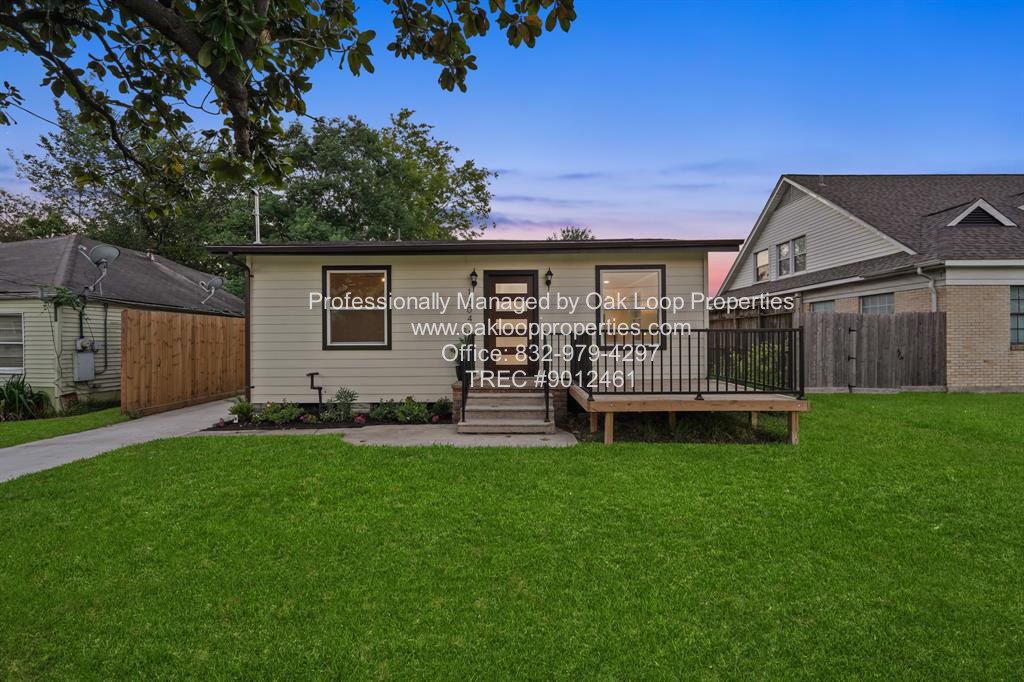 Houston House: 1404 Des Jardines Street