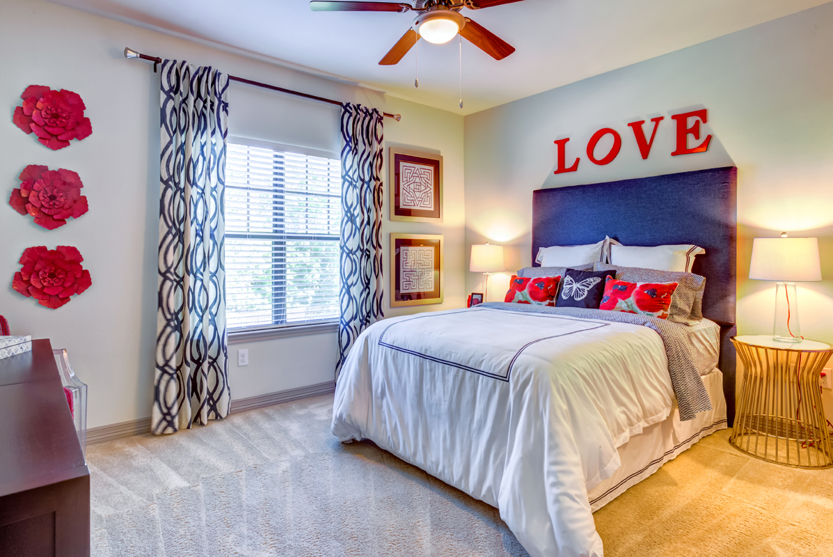 Austin Condo: 106 W. 51st