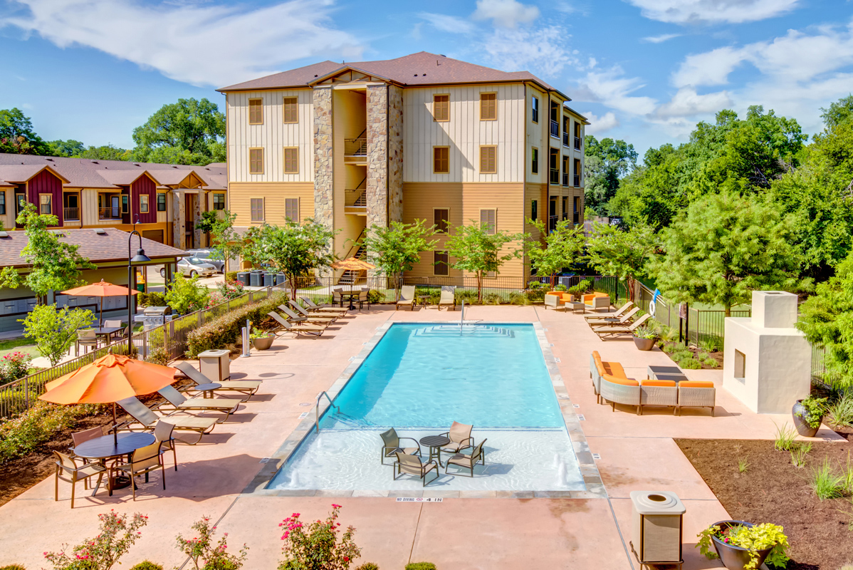 Austin Condo: 106 W. 51st