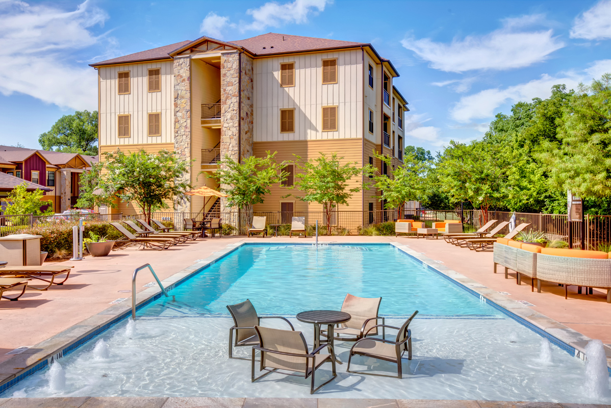 Austin Condo: 106 W. 51st