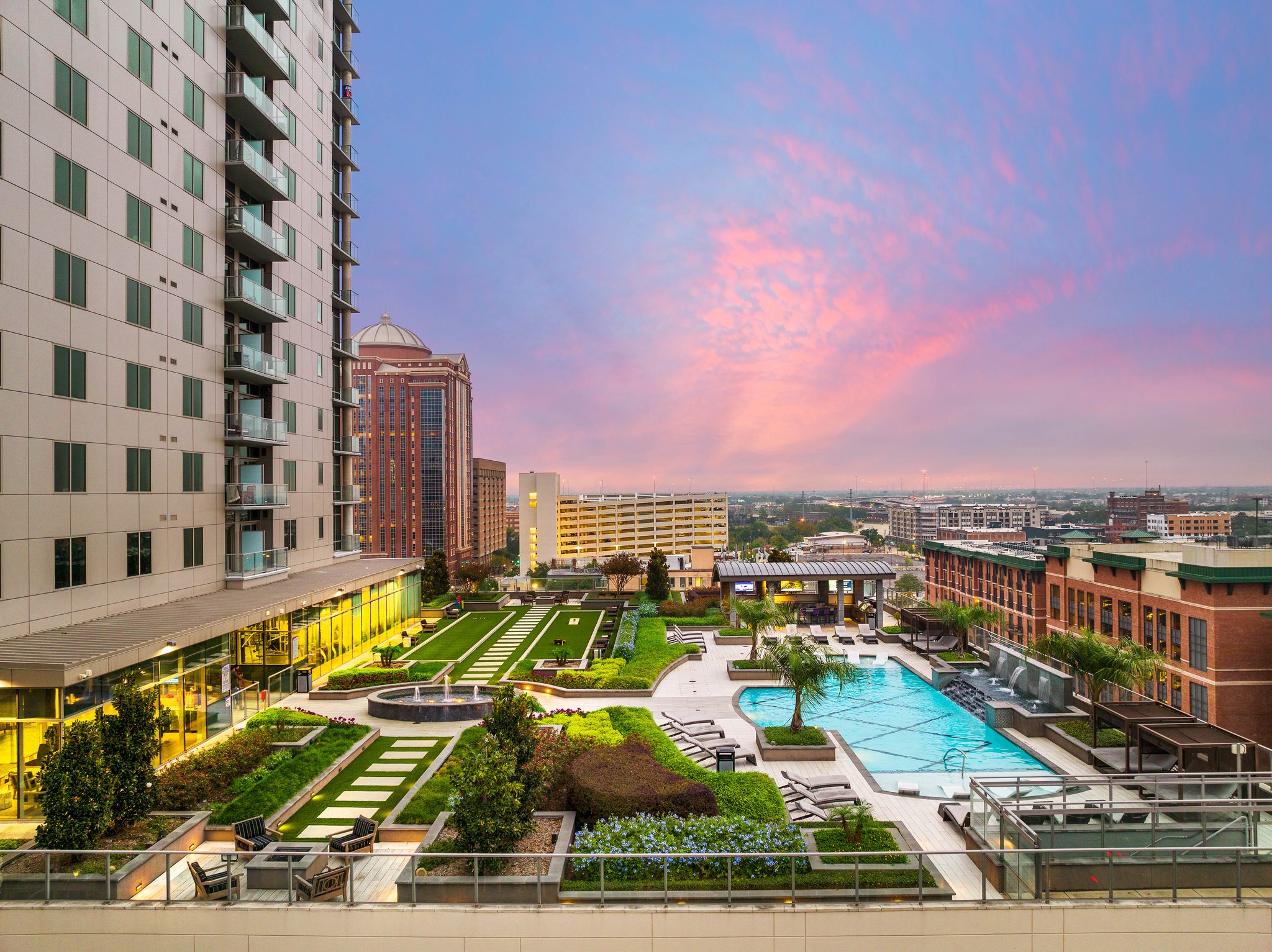 Houston Condo: 1476 Texas Ave