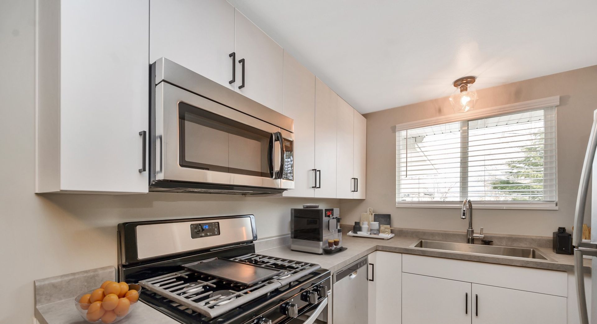 Murray Apartment: 2 Regal St