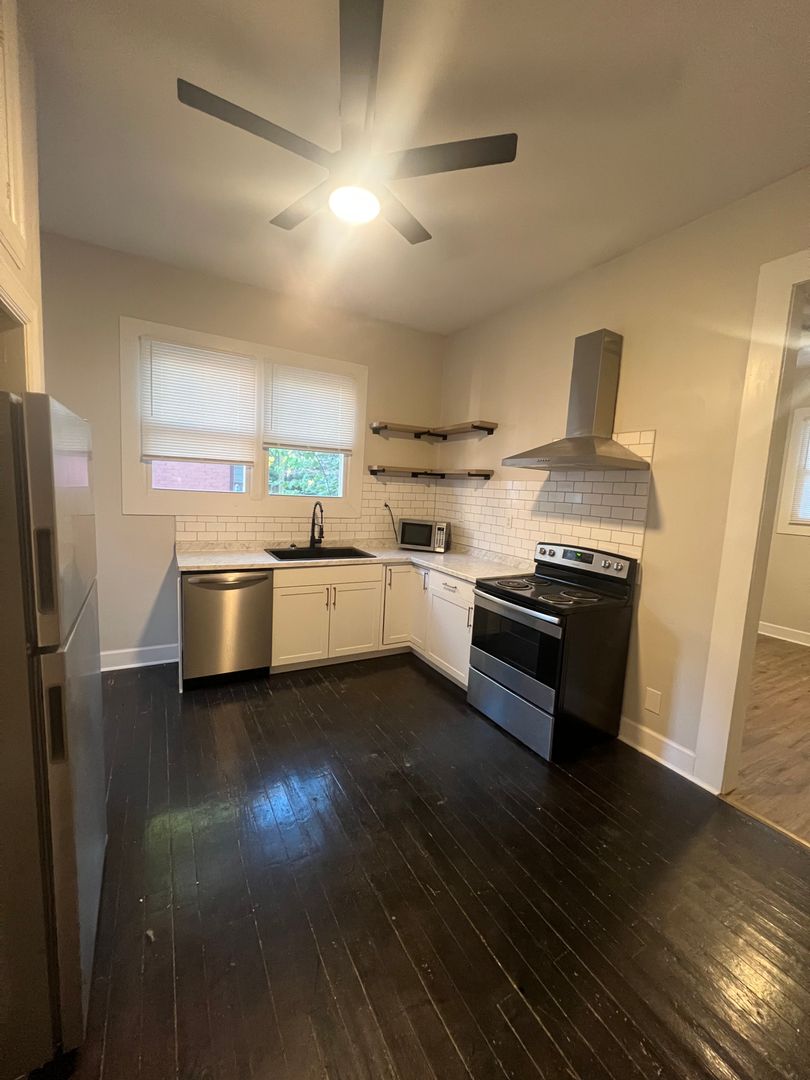 Lexington Condo: 175 Walton Avenue