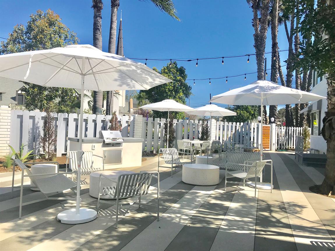 Long Beach Apartment: 5136 E Livingston Dr