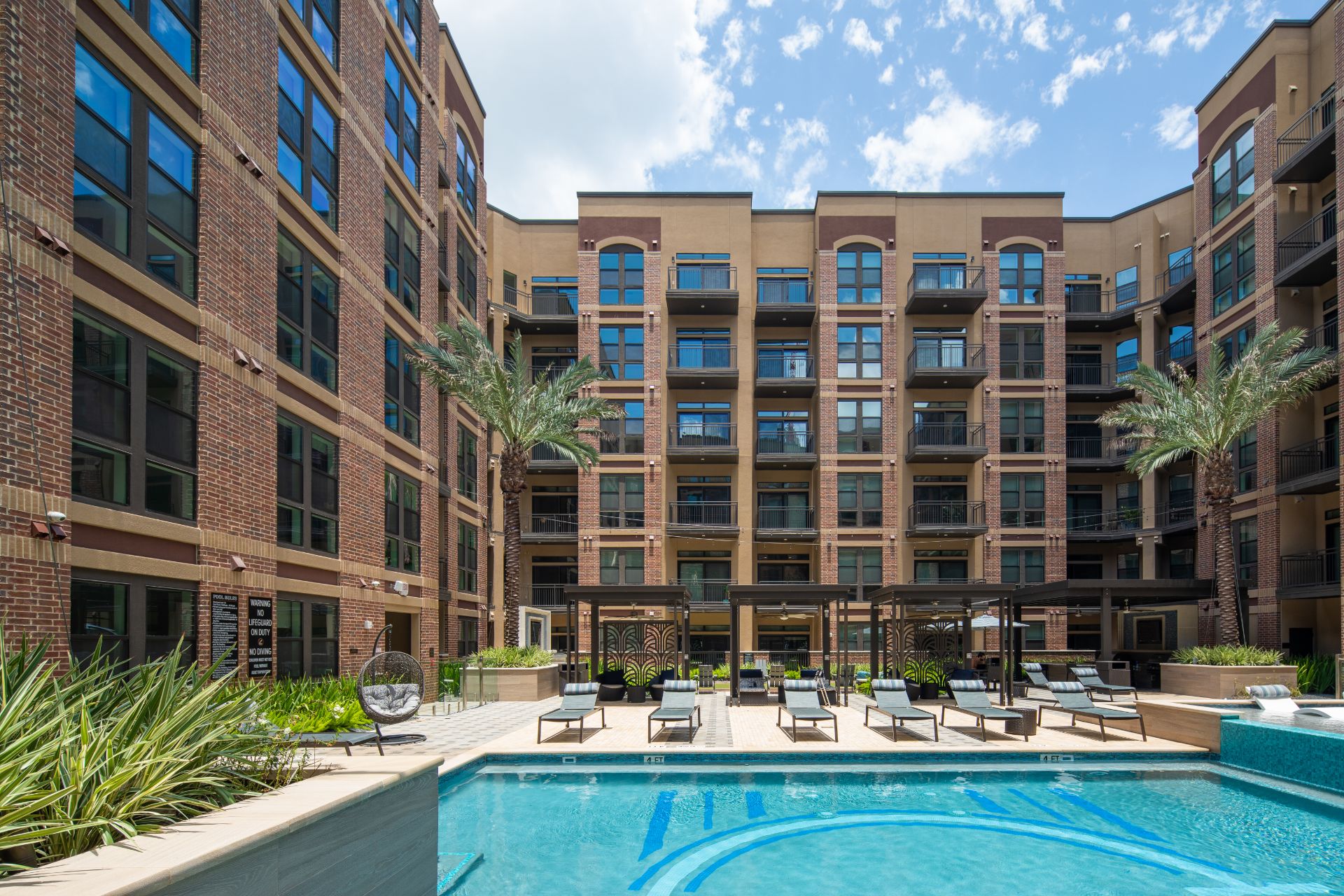 Houston Condo: 516 W 20th St