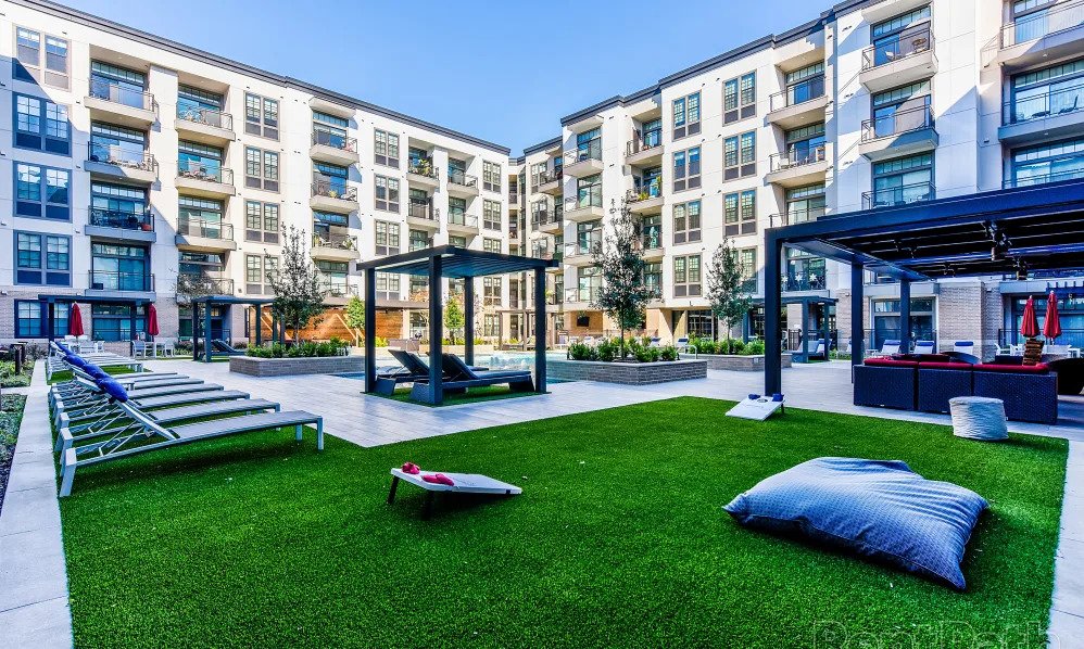 Houston Condo: 1216 Sawyer St