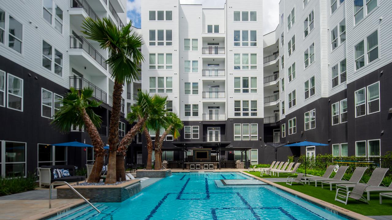 Houston Condo: 612 Shepherd Drive