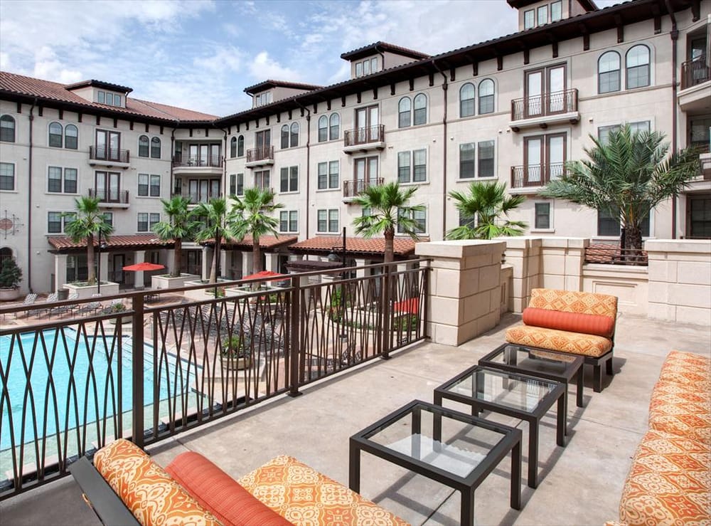 Houston Condo: 2122 Allen Pkwy