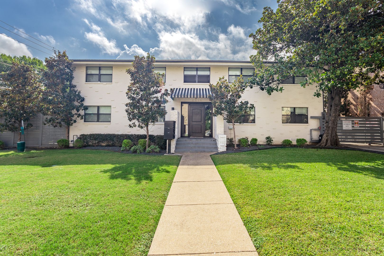 Dallas Apartment: 5615 Ross Ave