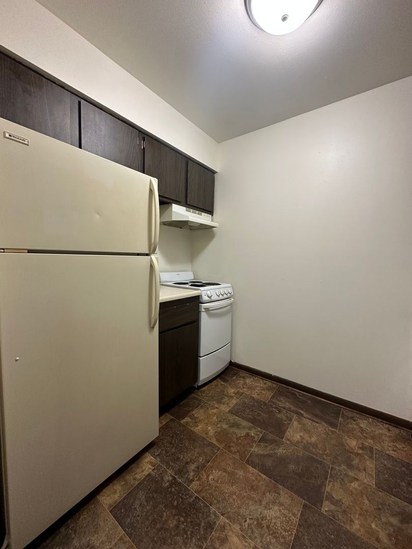 Madison Apartment: 1719 Onsgard Rd