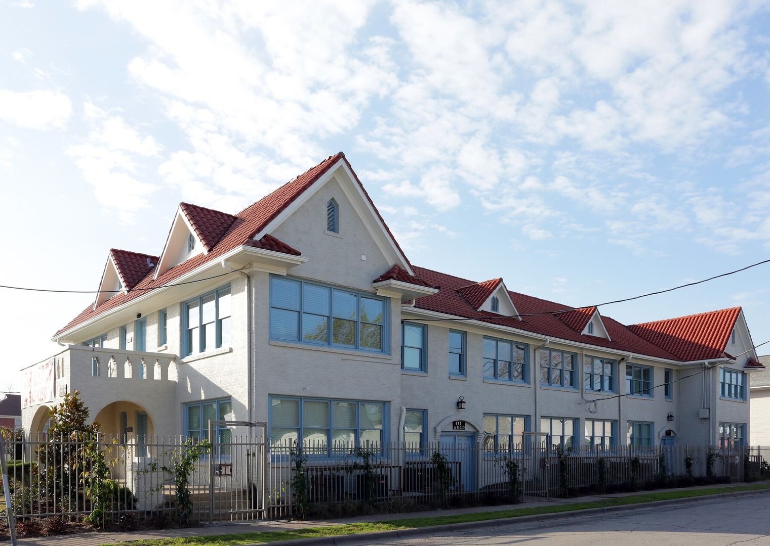 Dallas Apartment: 1515 Bennett Ave