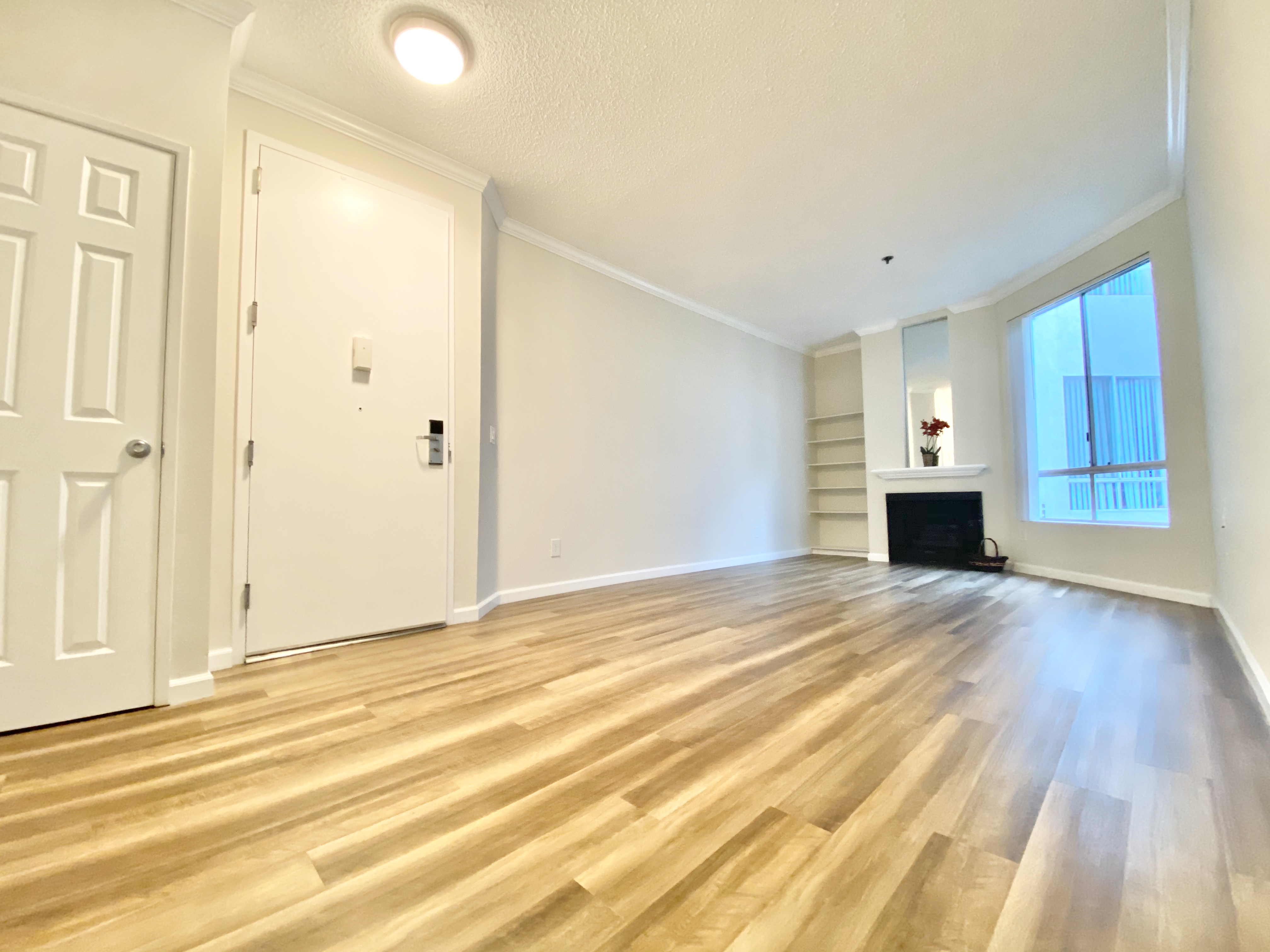 West Hollywood Condo: 1325 N Sierra Bonita Ave