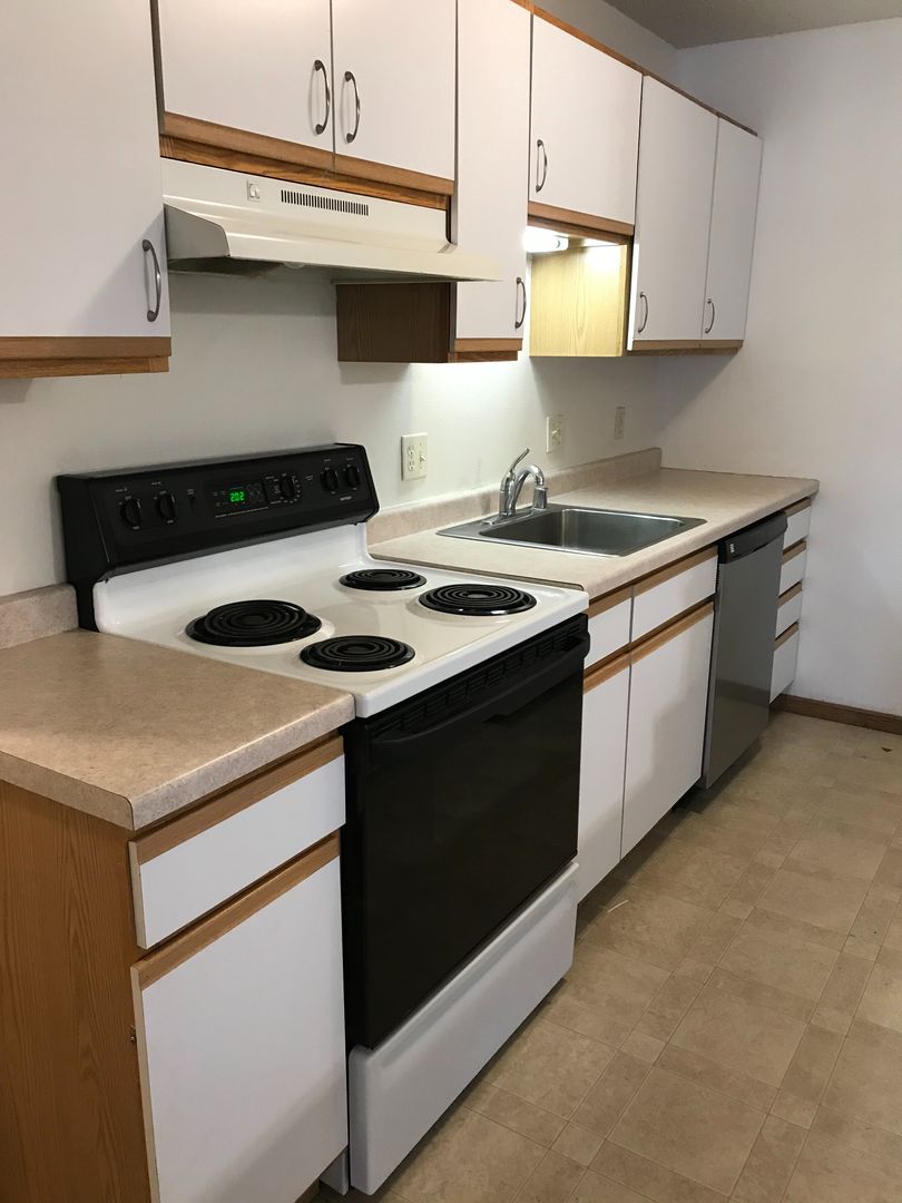 Tomah Apartment: 202 Murdock St