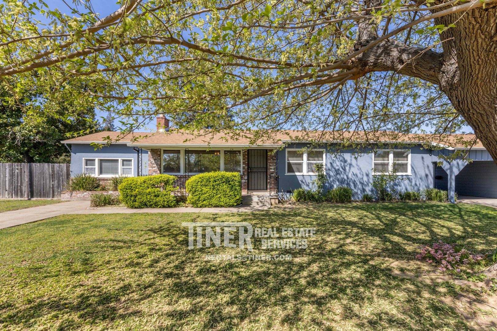 Carmichael House: 2501 Laurence Avenue