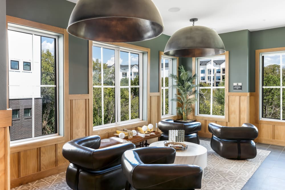 Austin Condo: 7300 S IH-35 SVRD NB