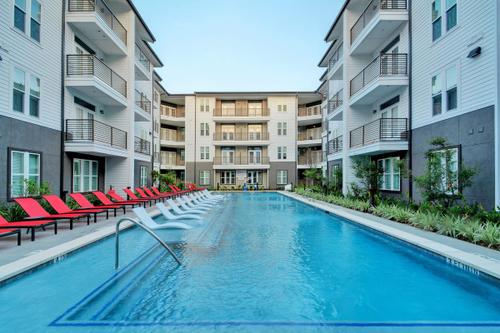 Austin Condo: 10800 South IH 35