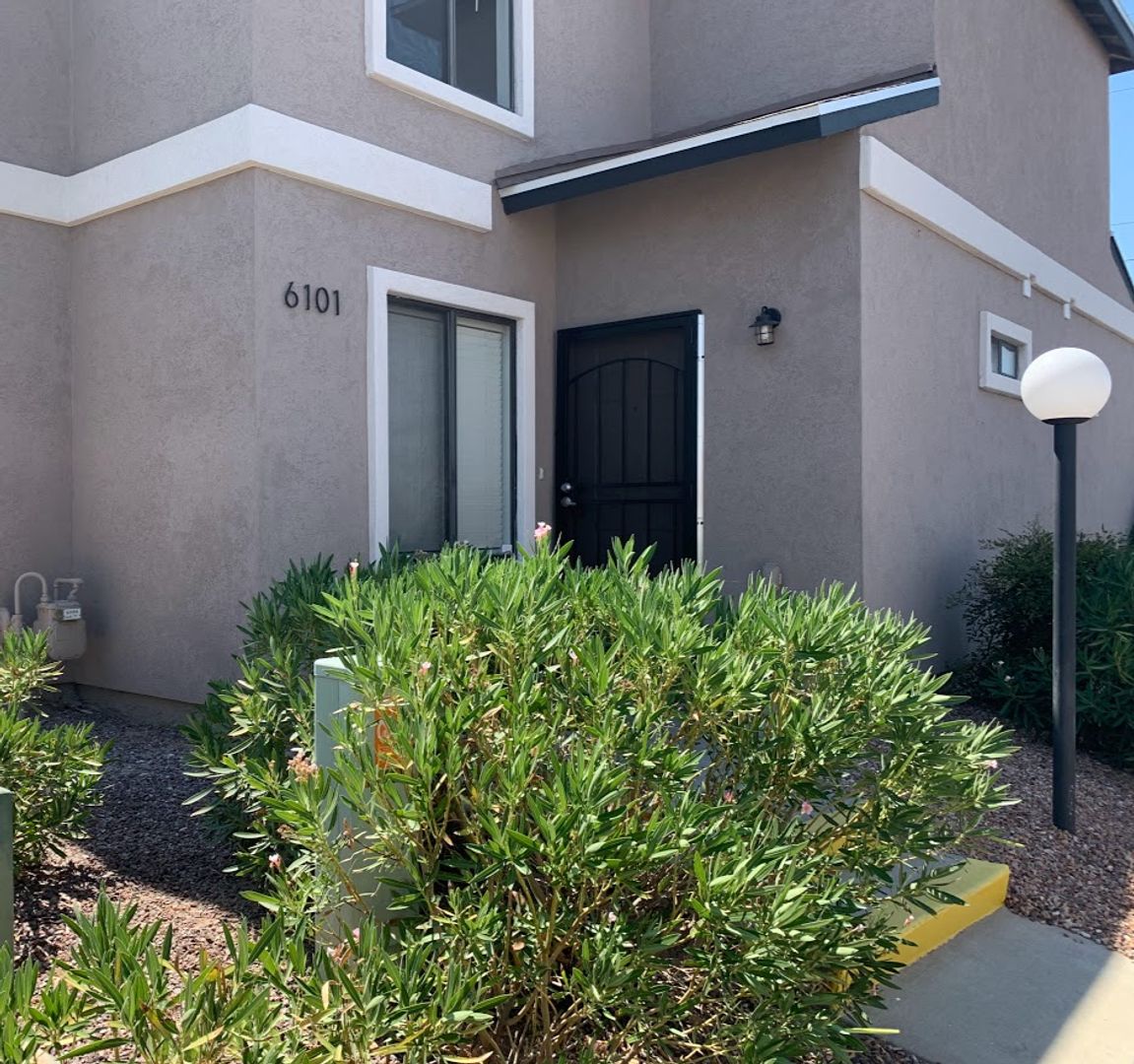 Tucson Condo: 9111 E Broadway