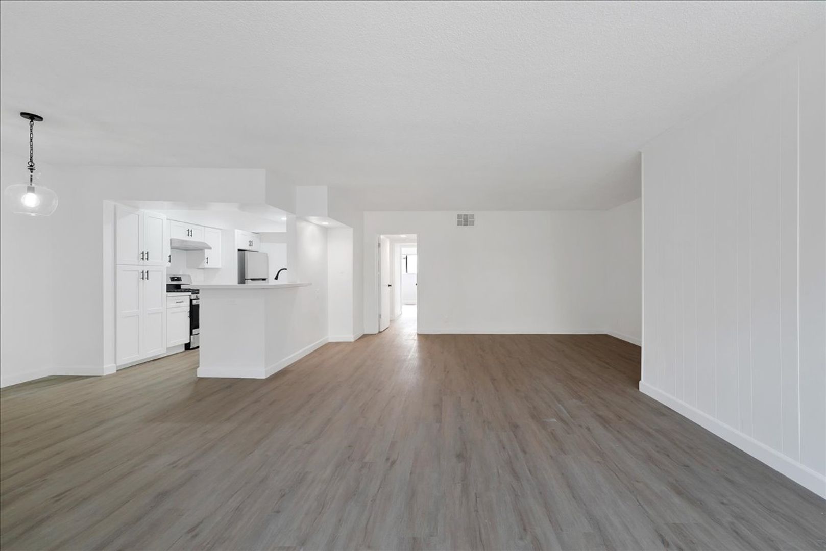 Beverly Hills Condo: 174 North Almont Drive