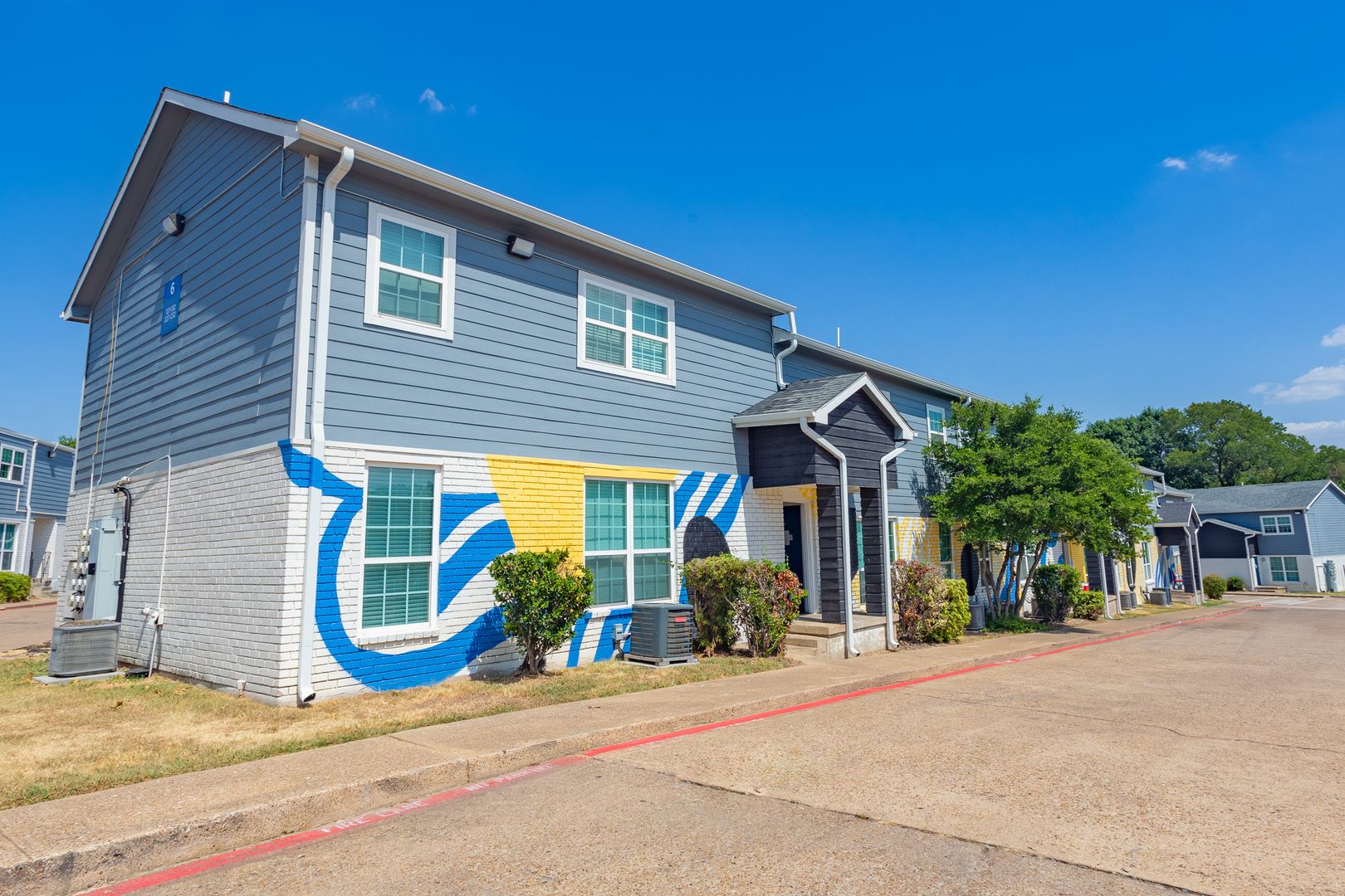 Dallas Apartment: 2728 N Buckner Blvd