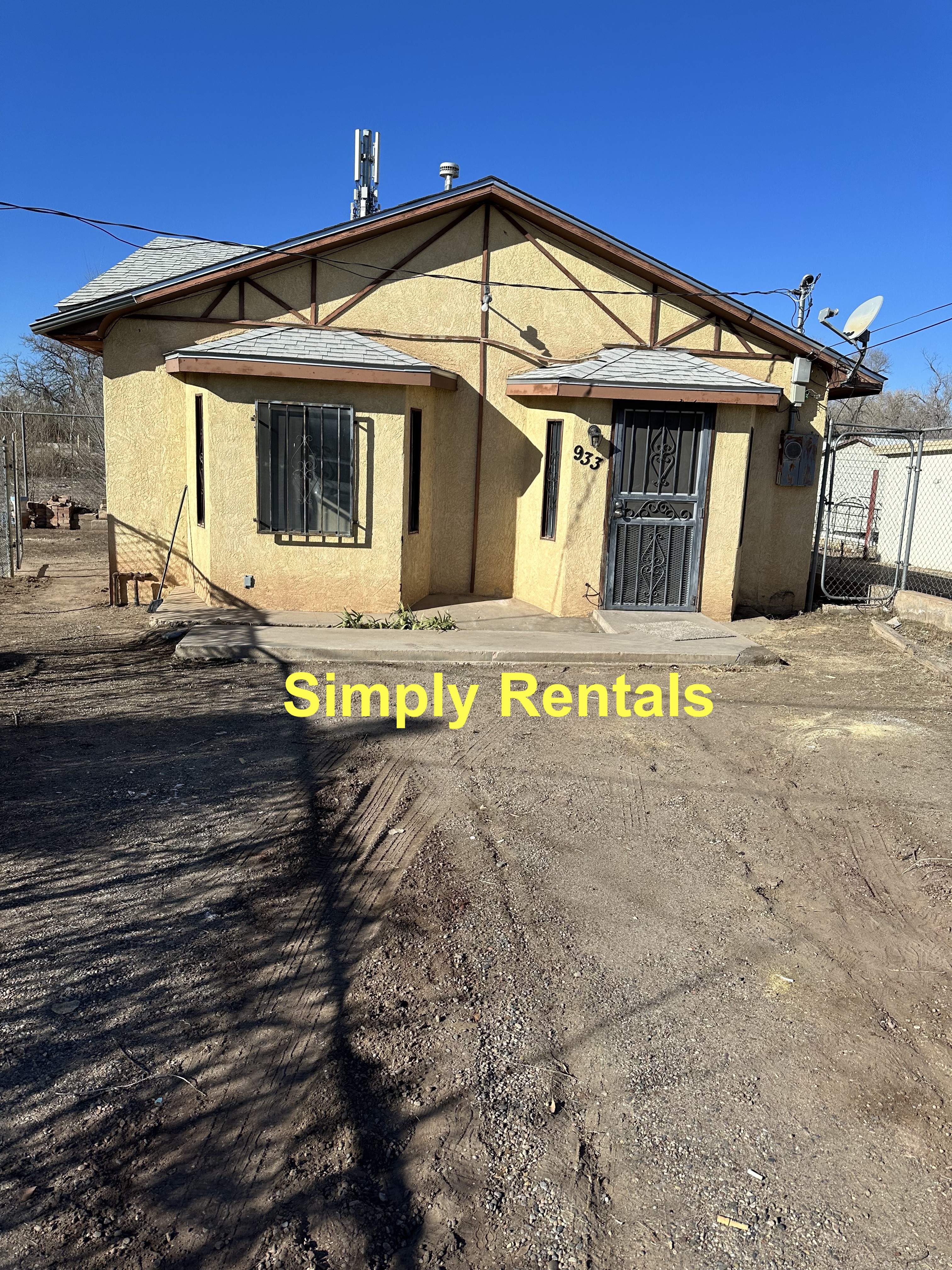 Albuquerque House: 933 Goff Blvd SW