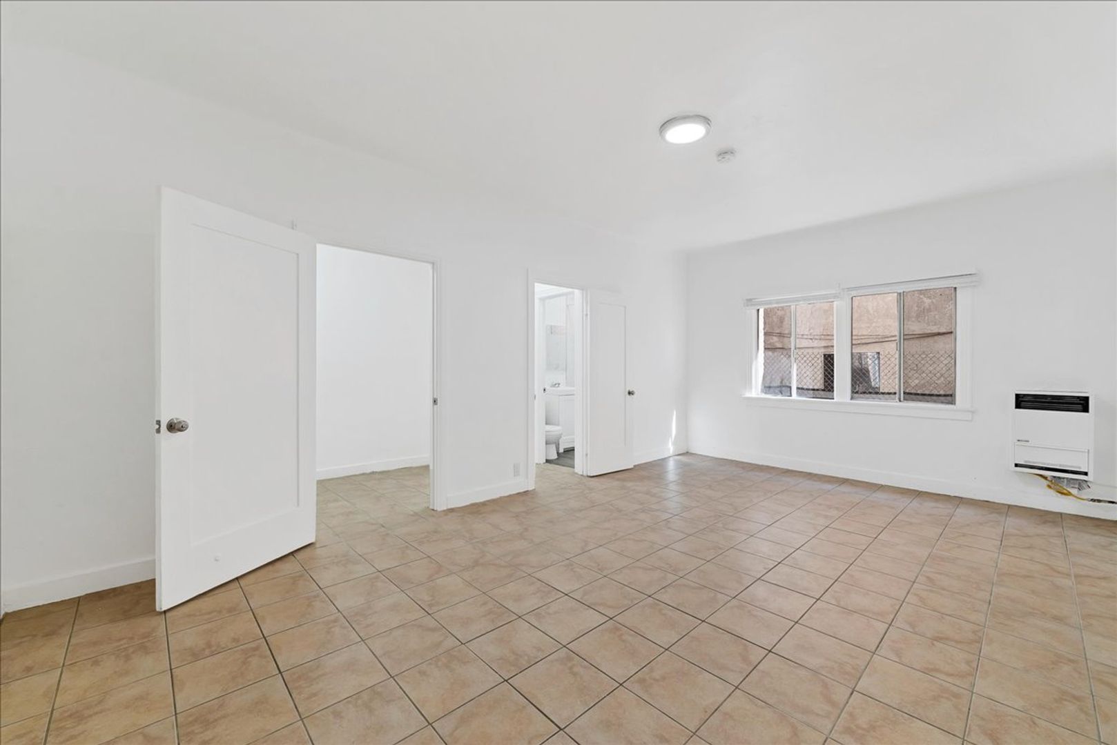 Los Angeles Condo: 1475 W. Adams Blvd.