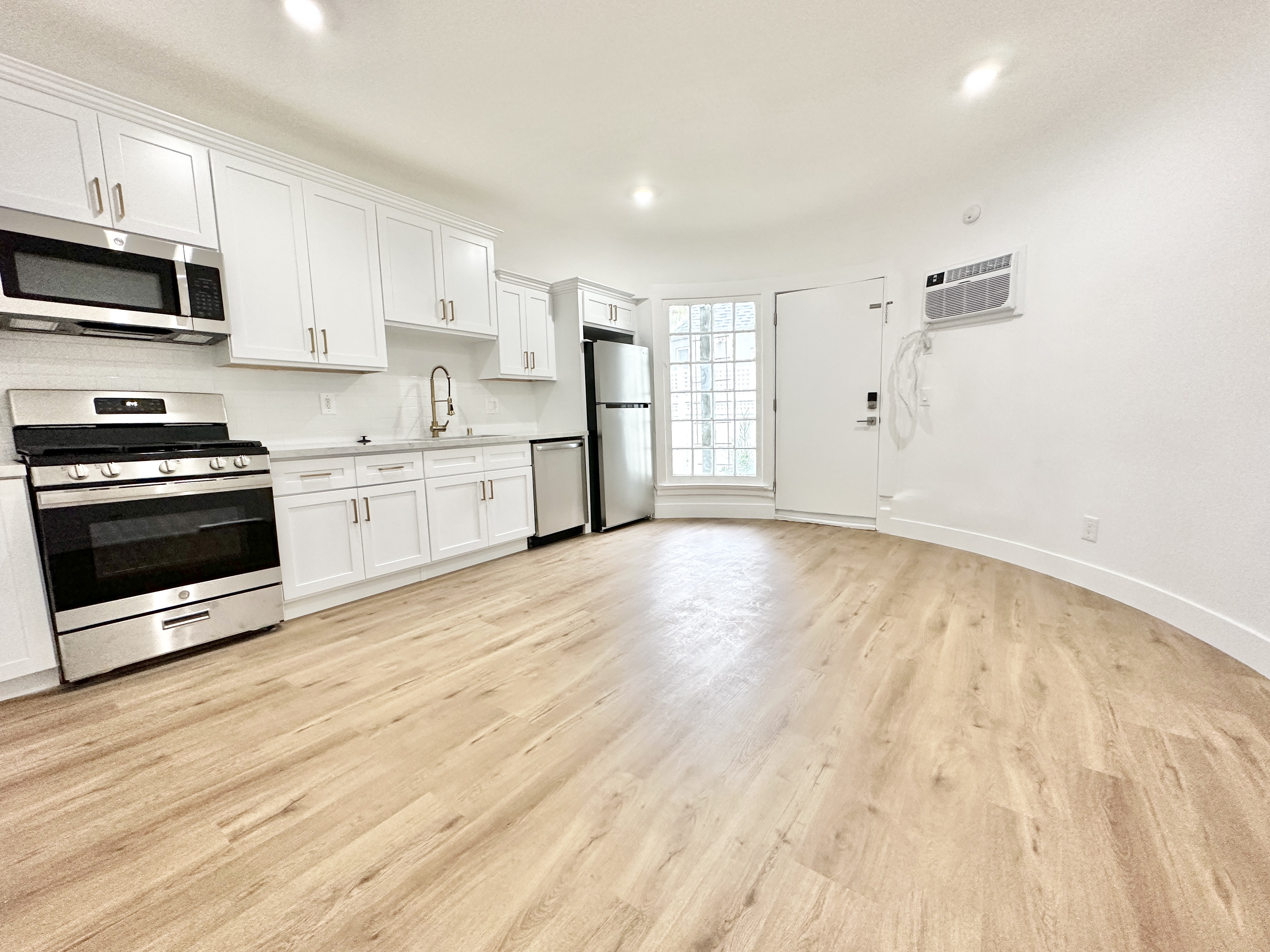 Los Angeles Condo: 858 N La Fayette Park Pl