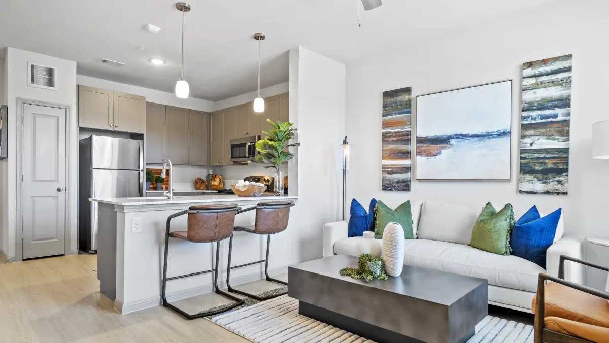 Dallas Condo: 1012 S Heatherwilde Blvd