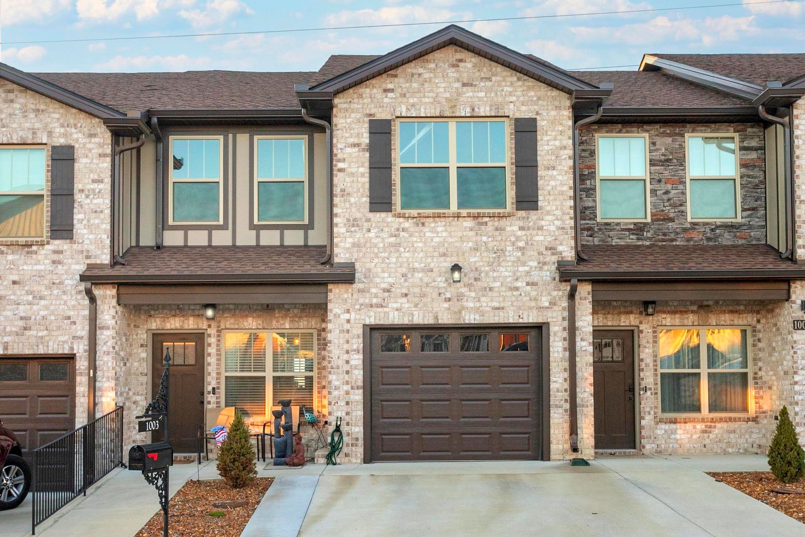 Lebanon House: 1003 Villa Cir