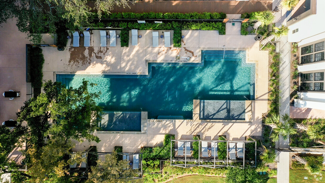 Austin Condo: 13501 Lyndhurst St