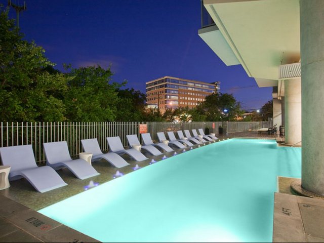 Austin Condo: 801 W 5th St