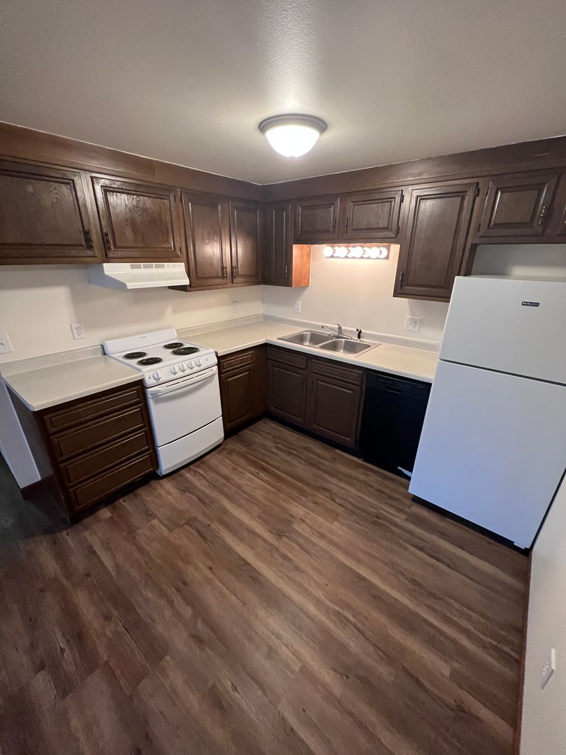 Madison Apartment: 1719 Onsgard Rd