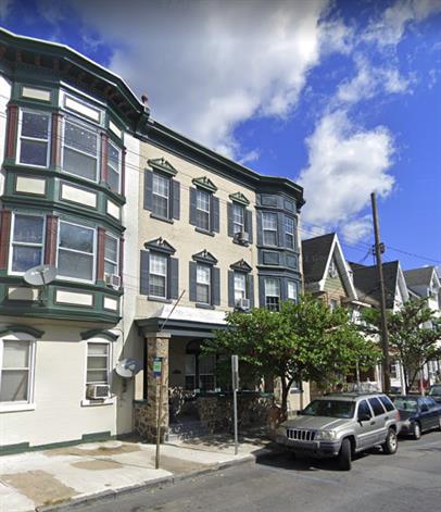 Easton Condo: 1051 Washington St
