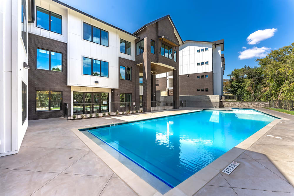 Austin Condo: 7303 S IH-35 SVRD NB