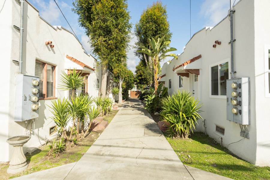 5740 Fountain Ave A, Los Angeles, CA 90028 Hoffman Brothers Realty